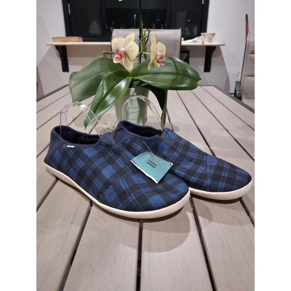 Mens Toms Rodeo Faux Fur Lined Slipper NWOB Black/blue size 13 SB7